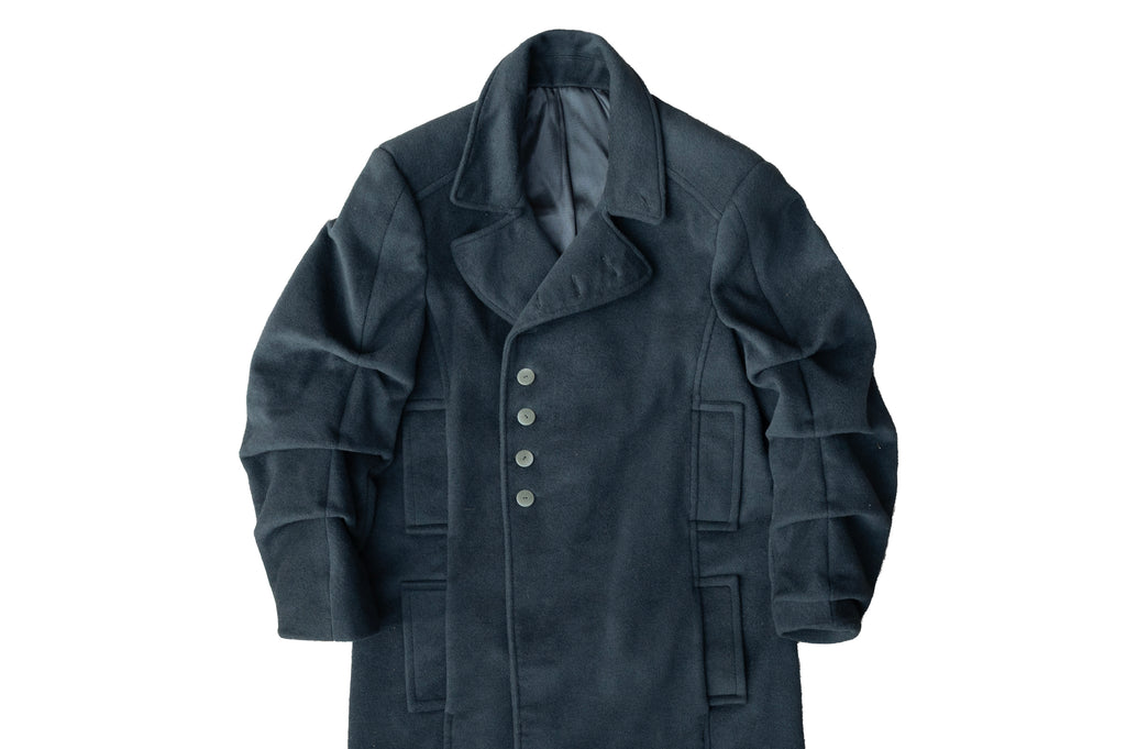 Stacked sleeves wool overcoat