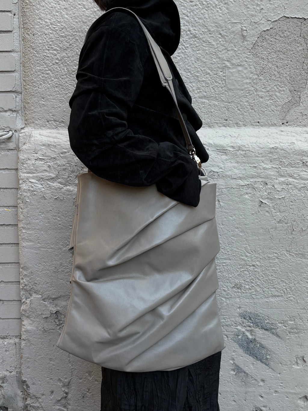 Draped leather bag - Grey