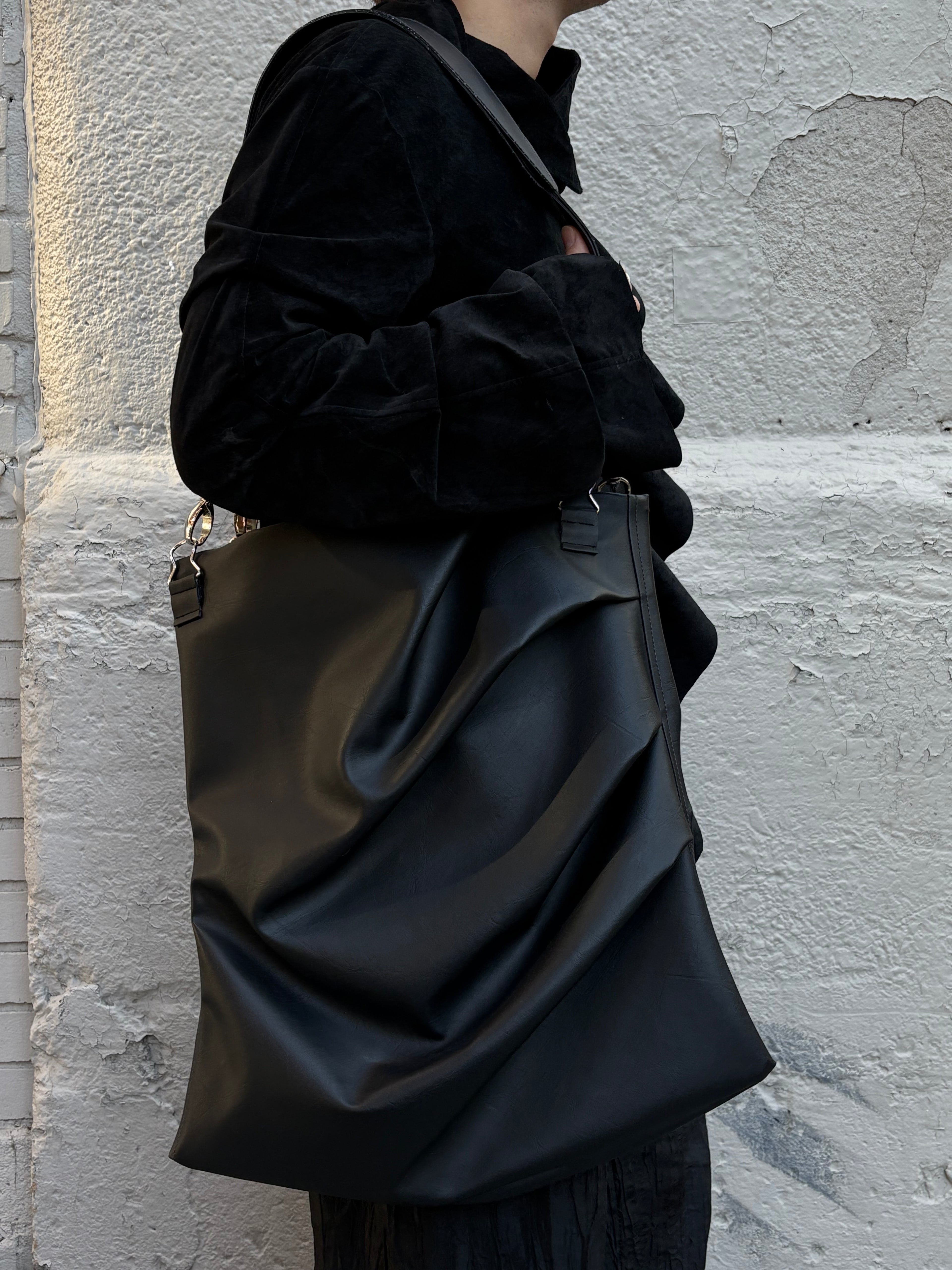 Draped leather bag - Black